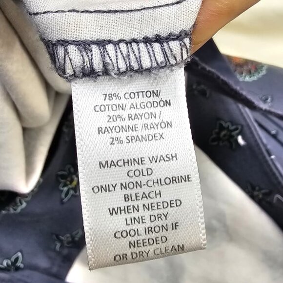 LOFT Marisa Crop Pants 12T Tall Women's Navy Medallion Floral Print Ankle Trouse - Picture 10 of 10